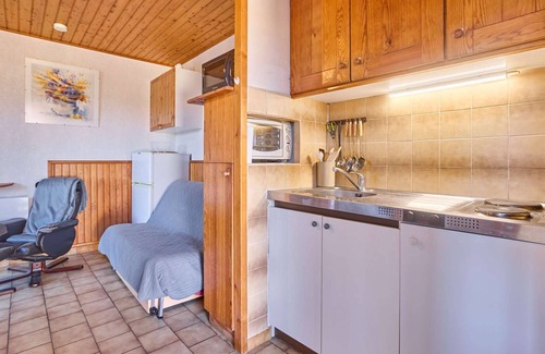 Barbotan-les-Thermes Apartment | Cozy T2 with veranda and parking, Wifi included