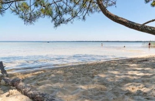Biscarrosse Plage Apartment | Cozy T3 with Balcony, 50m from Ocean, Parking Included, Sleeps 4