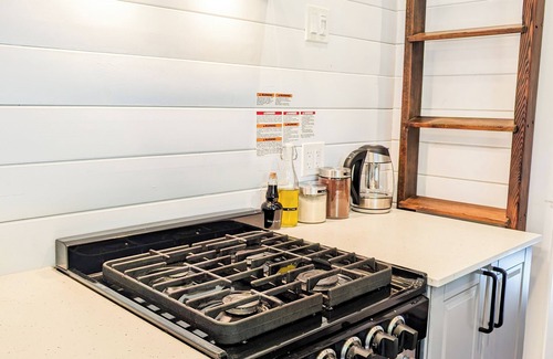 Regional District of Nanaimo House | Cozy Tiny Home - Farm Stay - Near Qualicum Beach