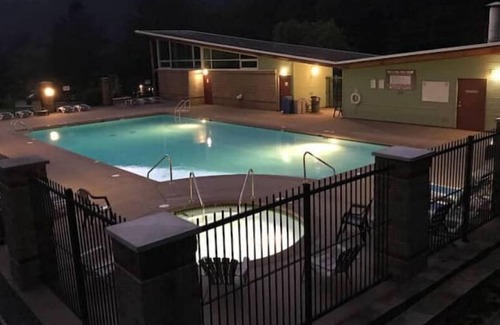 Lindell Beach Resort | Cozy Tiny Home Located in a Resort Near Cultus Lake