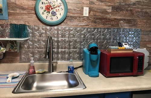 Cedar Point Cabin | Cozy Tiny Home with Private Pool during warm months