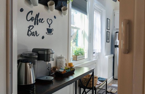 Athens Apartment | Cozy tiny house 10 min. from UGA.