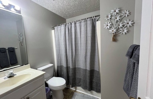 Havelock House | Cozy townhome 10 minutes from MCAS Cherry Point, 30 minutes to beach or New Bern