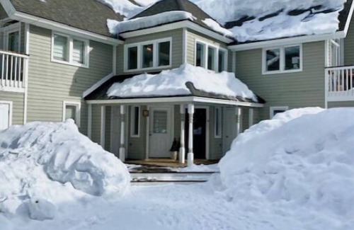 Ketchum House | Cozy Townhome , AMAZING West Ketchum Location, Walk to Town and Lifts