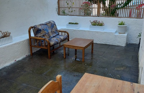 Kardamena Apartment | Cozy Traditional Greek one bed Flat, 7 min Away From Airport 50ft to the Beach