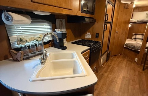 Milton House | Cozy Trailer in Gorgeous Milton with AC