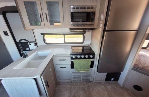 Sunnyslope House | Cozy travel trailer with AC in charming South Salem