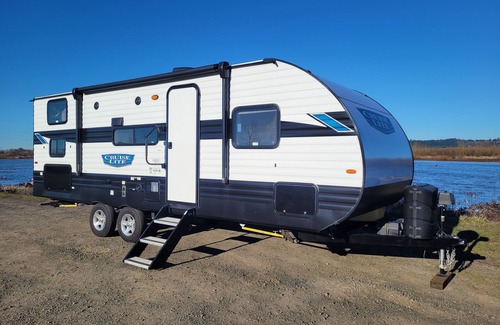 Sunnyslope House | Cozy travel trailer with AC in charming South Salem