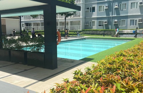 Novaliches Condo | Cozy Trees Residences Staycation: Pool, Netflix, Wi-Fi in QC! Book Now!