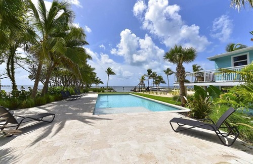 Islamorada House | Cozy Treetop Studio on Oceanfront Property with Pool and Boat Basin