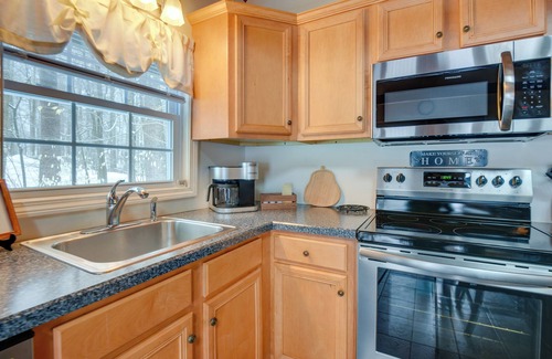 Tuftonboro House | Cozy Tuftonboro Home w/Deck - Walk to Beaches!