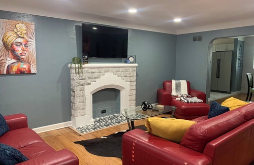 Jennings House | Cozy two bedroom house with a splash of style