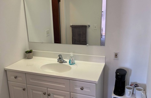 Fillmore Apartment | Cozy Unit 14 studio with two queen beds, WiFi and AC in historic Fillmore