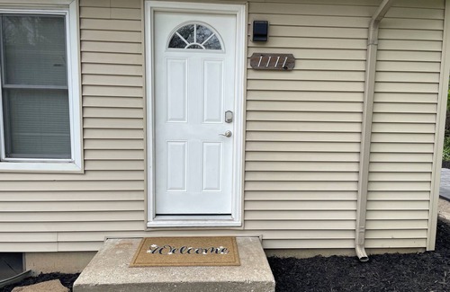 St. Charles House | Cozy Unit on Historic Main Street