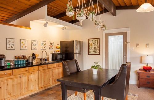 Bend House | Cozy Up at a Nature Inspired Boutique Studio in the Trees - River Nearby