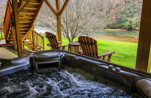 Jefferson Cabin | Cozy Up by the Fireplace This Fall in Your Mtn Retreat - Rivers Edge