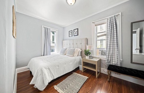Oak Square Apartment | Cozy Up in 5BR Apt Near Charming Oak Square