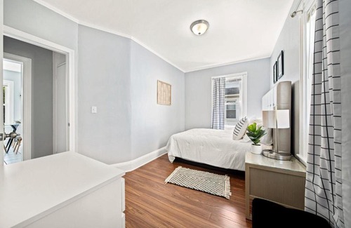 Oak Square Apartment | Cozy Up in 5BR Apt Near Charming Oak Square
