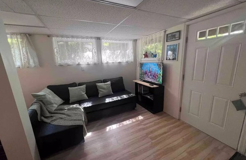Ketchikan Apartment | Cozy up near downtown at the Wildflower Inn at Deermount.