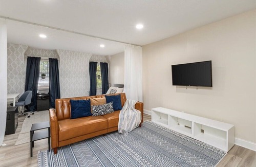 Merion Village Apartment | Cozy Urban Studio Getaway!