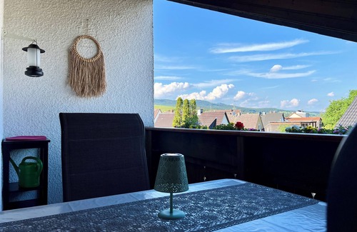 Johannisberg Apartment | Cozy vacation apartment "Zum Spätlesereiter" with balcony