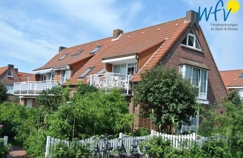 Juist Apartment | Cozy vacation apartment with a wonderful south-facing balcony on Juist!