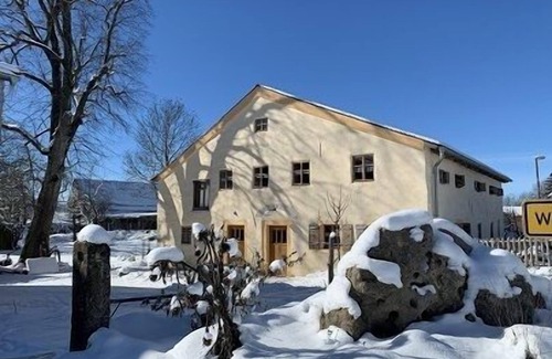 Burgsalach Apartment | Cozy vacation home in a listed 18th century Jura house