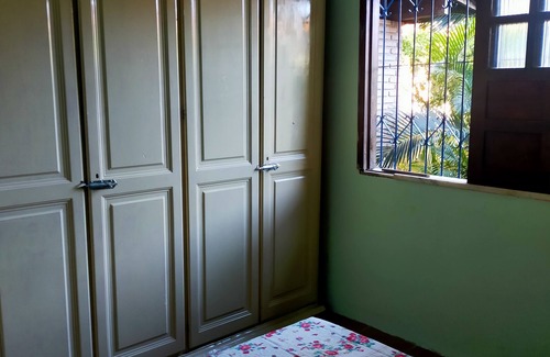 Itaparica House | Cozy vacation home surrounded by greenery a few steps from the sea