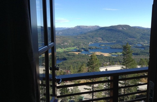 Kviteseid House | Cozy vacation home with views of mountains & lakes; in the middle of the ski area