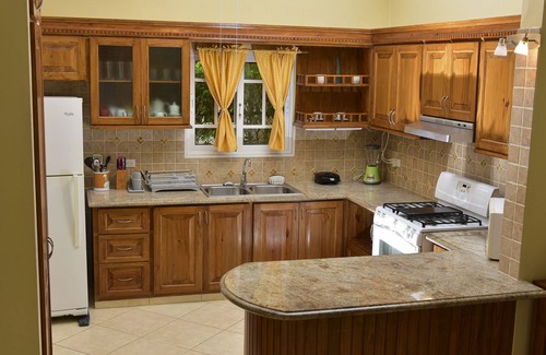Urbanizacion Tavarez Villa | Cozy Villa 3 beds/2baths with pool and jacuzzi in SOSUA