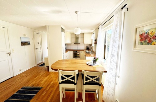 Kyrkesund Ski Chalet | Cozy villa in Klövedal on Tjörn | SE09075