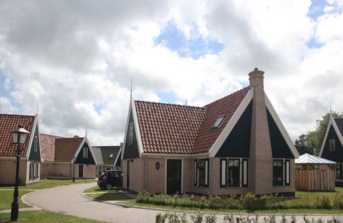 Hippolytushoef Villa | Cozy villa in Wieringer style near the Wadden Sea