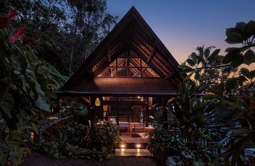 Penebel Villa | Cozy villa is by lush green landscapes views of hill valley and rice fields