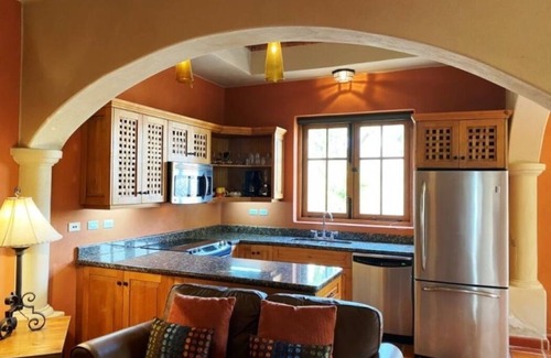Nopolo House | Cozy Villa near beach & pools