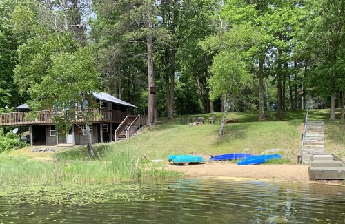 Walker Cabin | Cozy Vintage Cabin Right on the Lake. Bedroom, Lower Level & Loft. Sleeps 4.