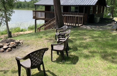Walker Cabin | Cozy Vintage Cabin Right on the Lake. Bedroom, Lower Level & Loft. Sleeps 4.