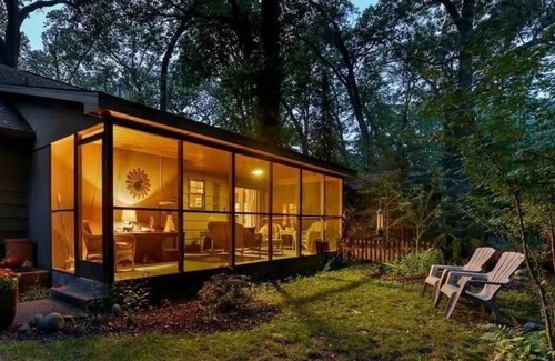 Michiana Shores Cottage | Cozy Vintage Michiana Shores Cottage w/Fireplace, Firepit, & Screened-in Porch