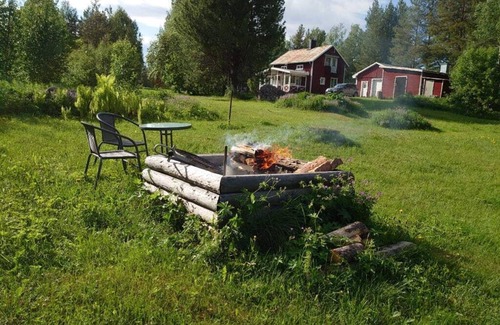 Storsund House | Cozy w lake view near windpark