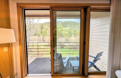 Mountain House Condo | Cozy w/slope view, Pool and Hot Tub