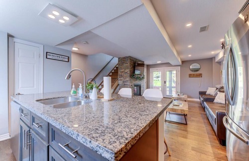 Port Dover Cottage | Cozy waterfront cottage in a tranquil area