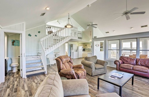 Crawfordville Cottage | Cozy Waterfront 'Island House' on Live Oak Island!