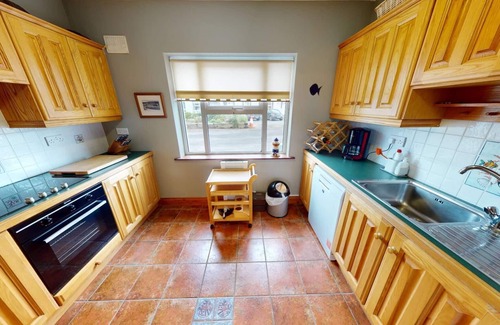 Ballyvaughan House | Cozy Waterside Retreat Ballyvaughan 3