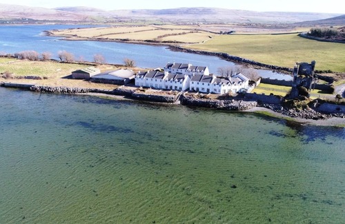 Ballyvaughan House | Cozy Waterside Retreat Ballyvaughan 3