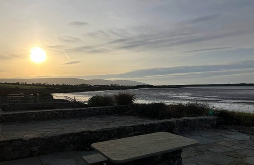 Ballyvaughan House | Cozy Waterside Retreat Ballyvaughan 3
