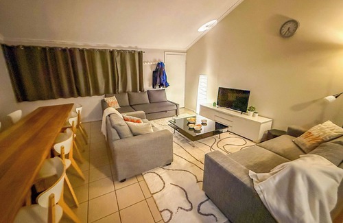 Jindabyne Villa | Cozy, well appointed unit near centre of Jindabyne and 30mins to snowfields.