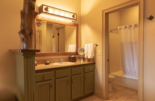 Big Cedars House | Cozy Wilderness Club at Big Cedar, 2 Bedroom Cabin