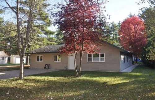 Hatfield House | Cozy Wisconsin home a block off Lake Arbutus.