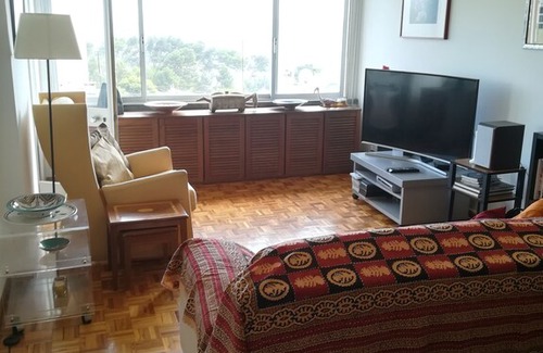 Paco De Arcos Apartment | Cozy with Balcony, Great Views, Beach 10min, Train Lisbon & Cascais.