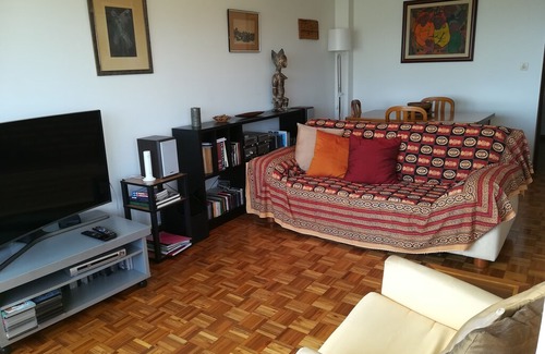 Paco De Arcos Apartment | Cozy with Balcony, Great Views, Beach 10min, Train Lisbon & Cascais.