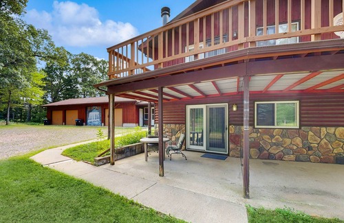 Friendship House | Cozy wooded duplex w/WiFi, full kitchen, shared W/D & near lakes & trails